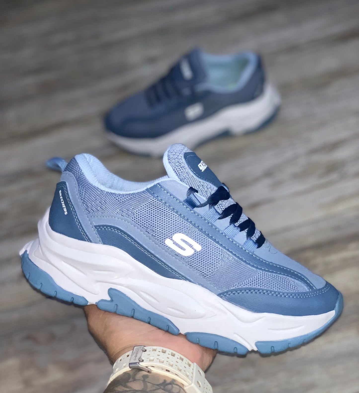 EN TENDENCIA! - SKECHERS ARCH ✨