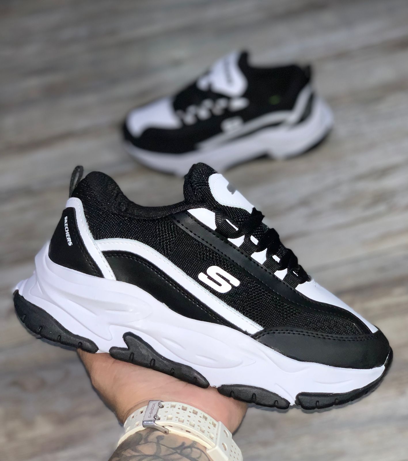 EN TENDENCIA! - SKECHERS ARCH ✨